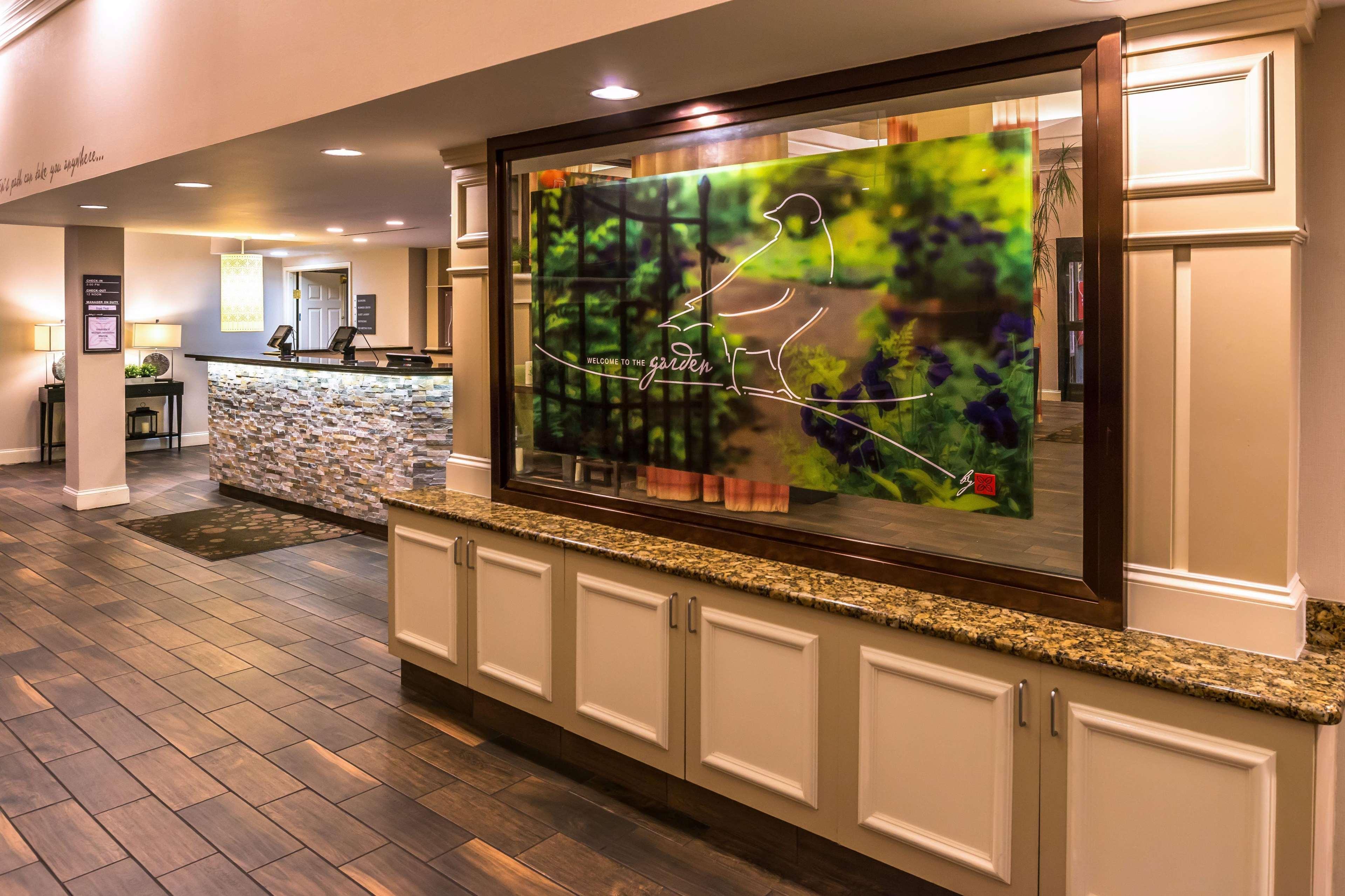 Hilton Garden Inn Detroit Southfield Exterior photo
