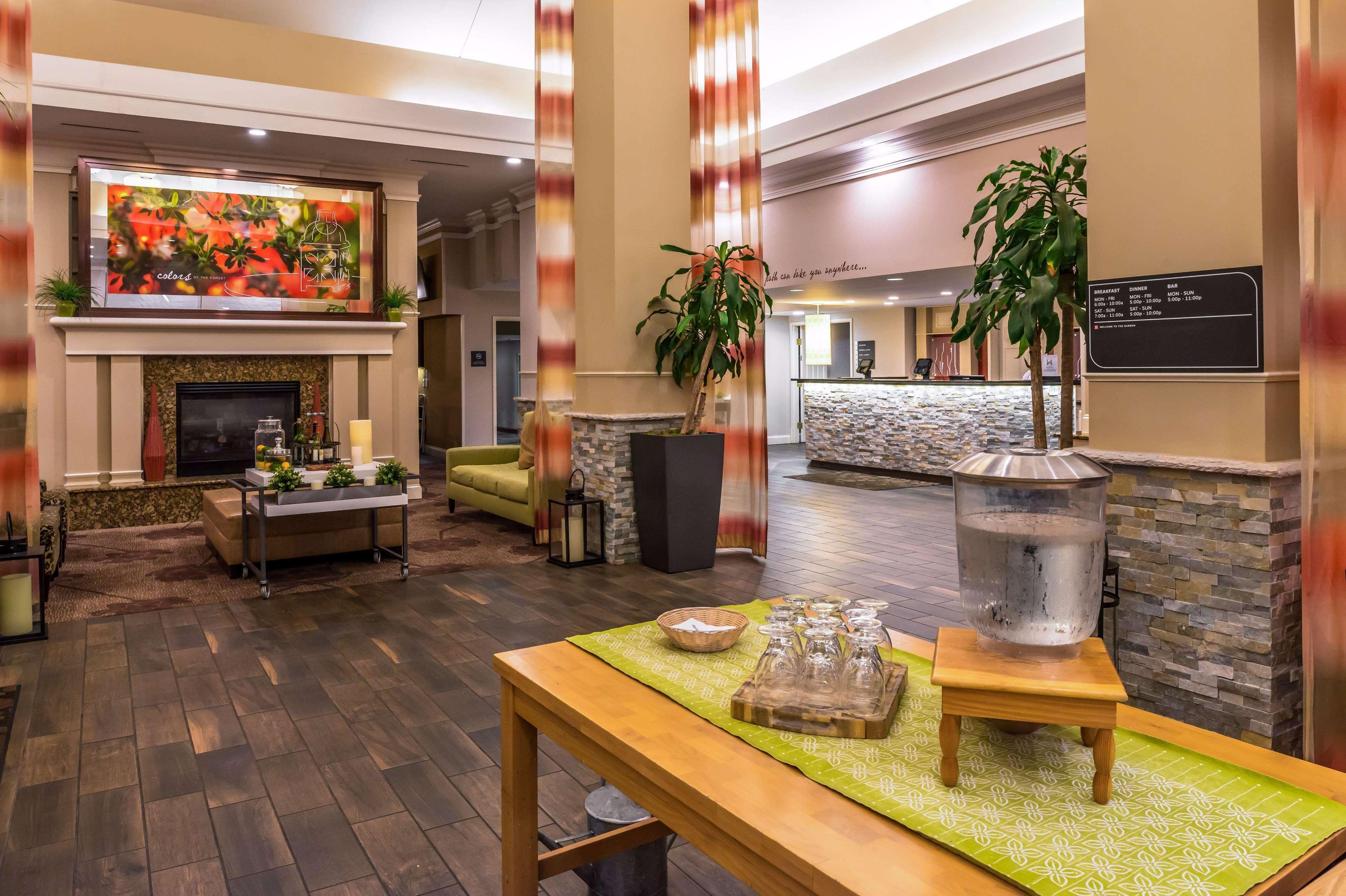 Hilton Garden Inn Detroit Southfield Exterior photo