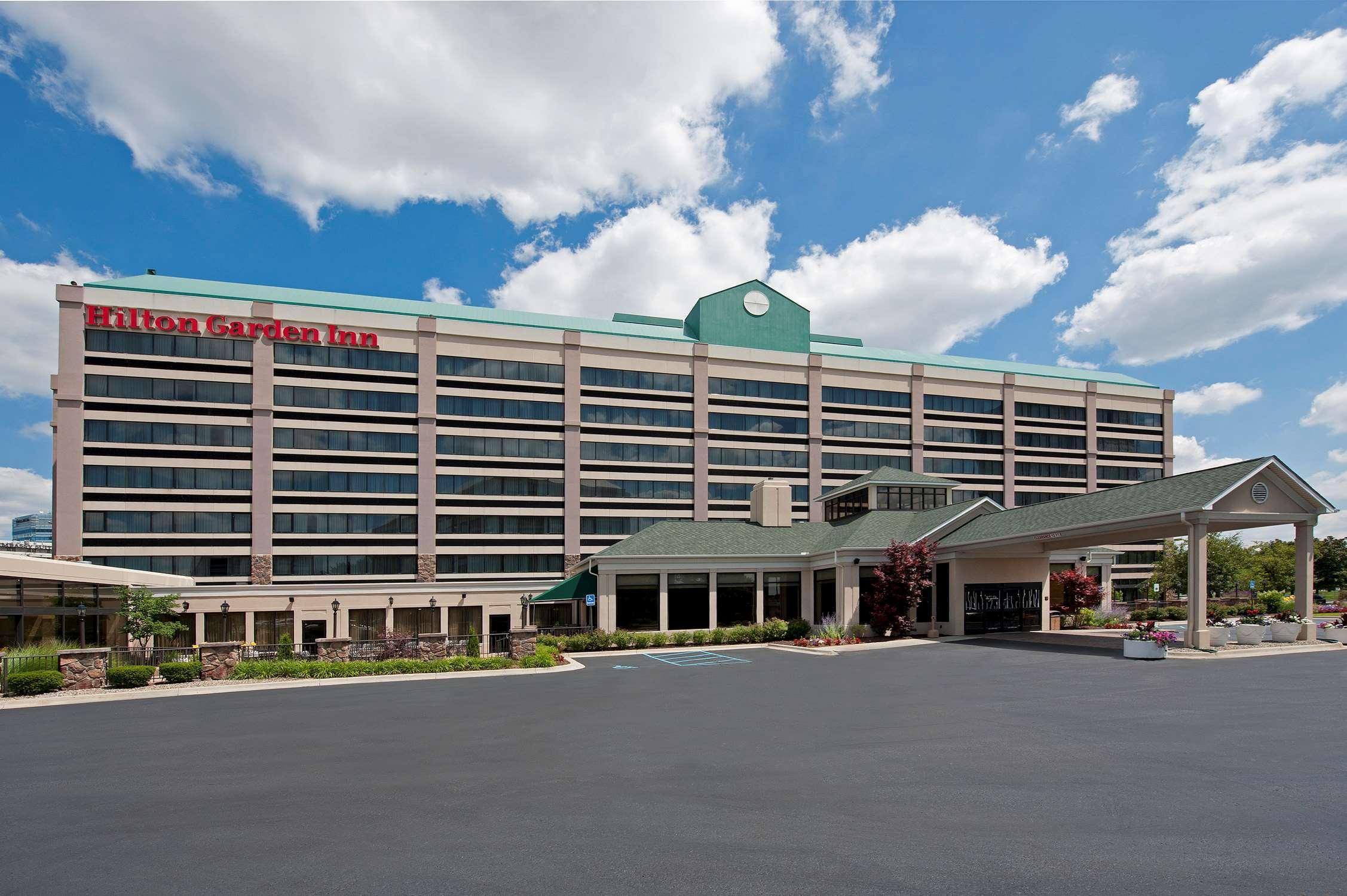 Hilton Garden Inn Detroit Southfield Exterior photo