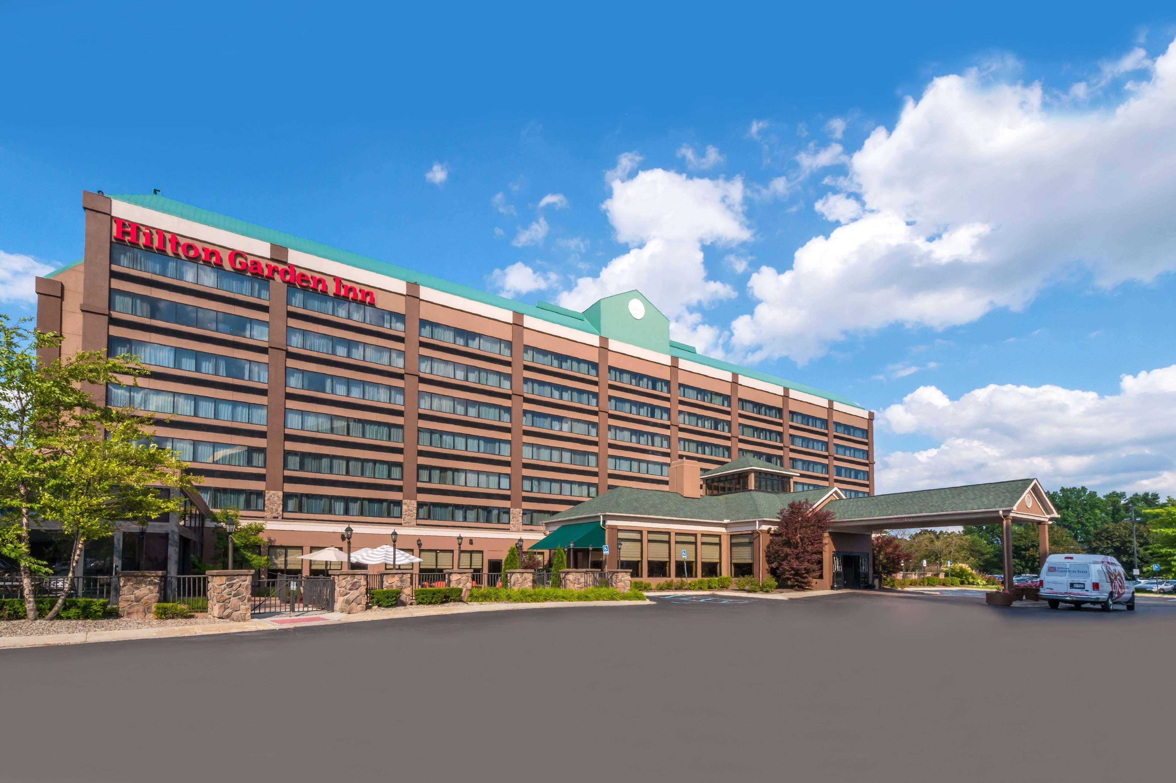 Hilton Garden Inn Detroit Southfield Exterior photo