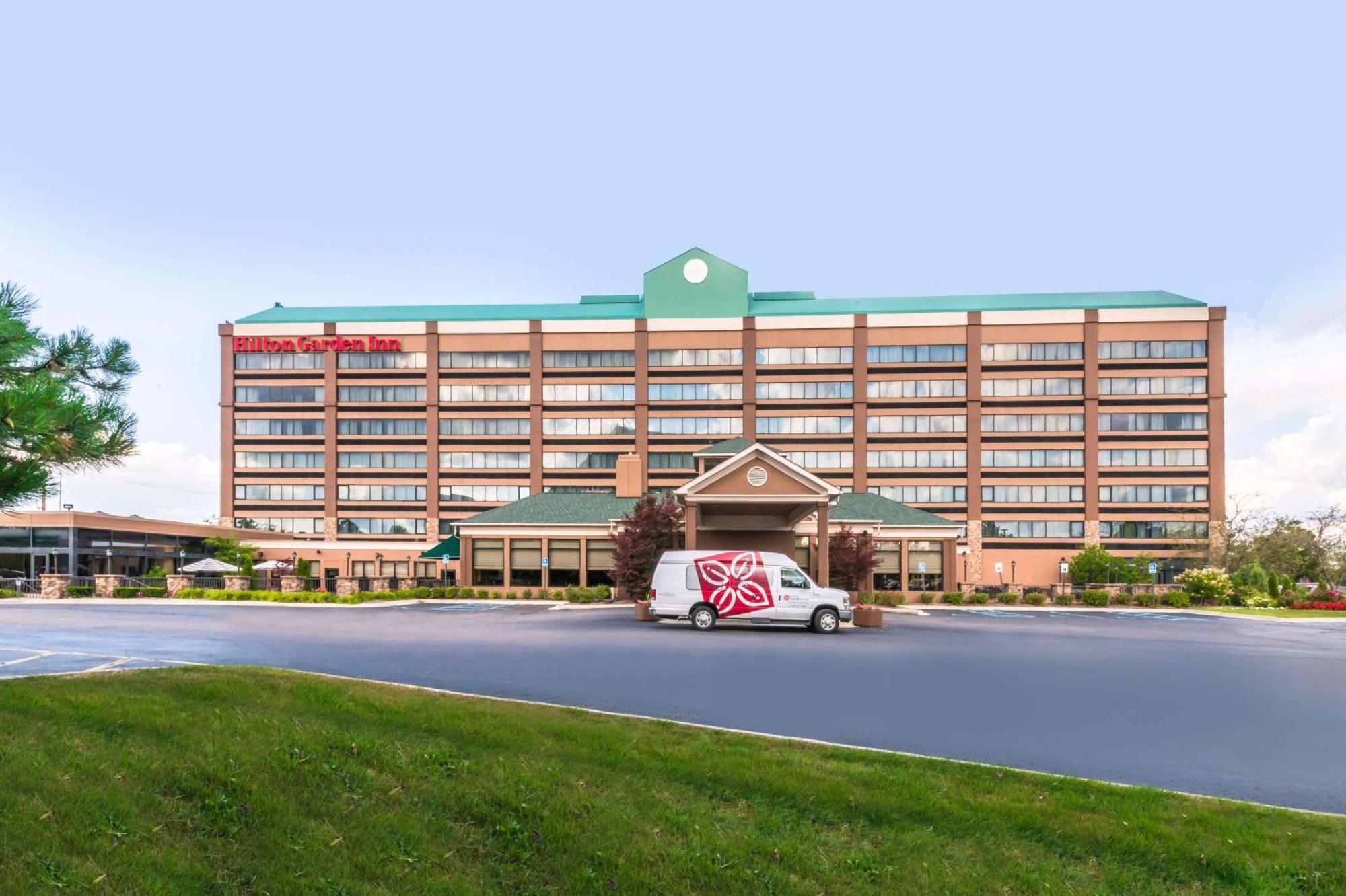 Hilton Garden Inn Detroit Southfield Exterior photo