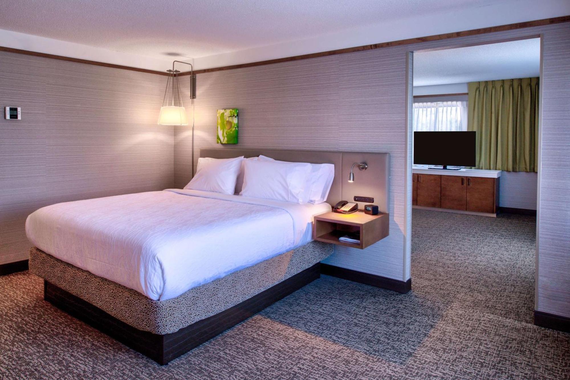 Hilton Garden Inn Detroit Southfield Exterior photo