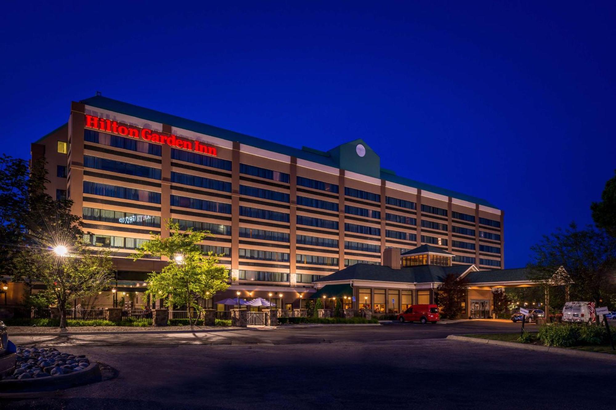 Hilton Garden Inn Detroit Southfield Exterior photo