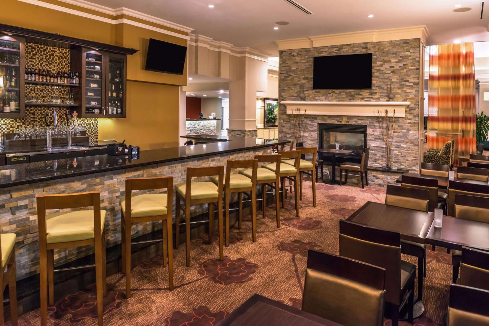 Hilton Garden Inn Detroit Southfield Exterior photo